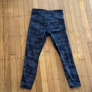 Athleta size small Elation 7/8 tight